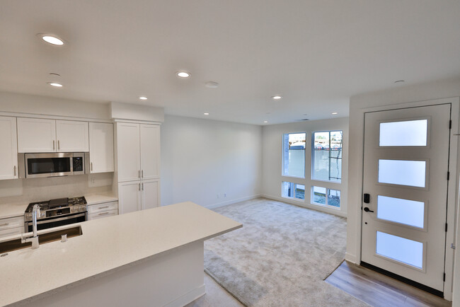 Building Photo - 11051 Eka Way