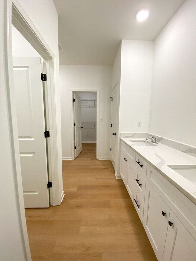 Building Photo - 4 bedroom, 2 bath in Brighton TN built in ...
