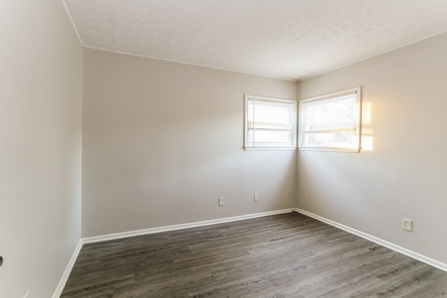 Building Photo - 1131 Lockwood Rd