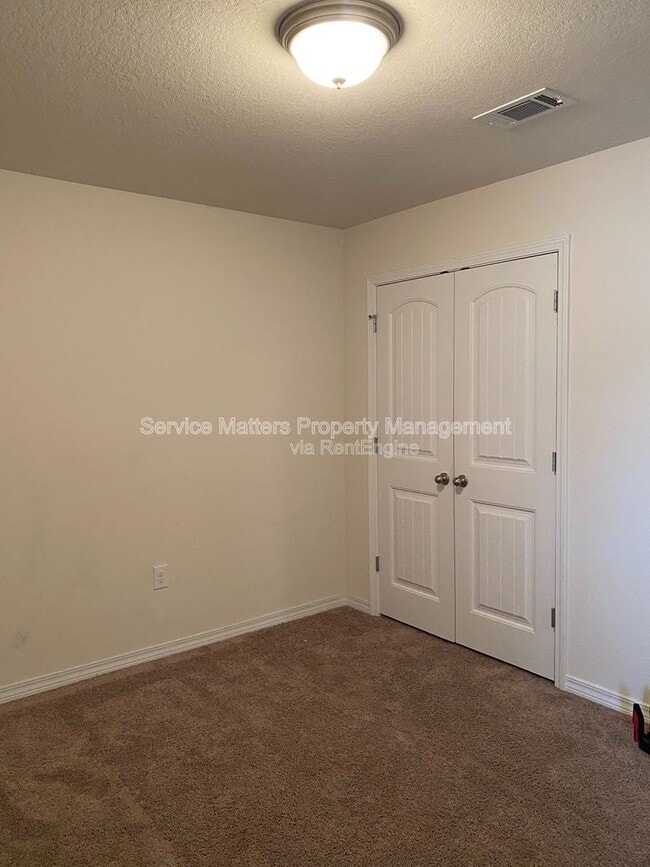 Building Photo - 5652 Peach Dr