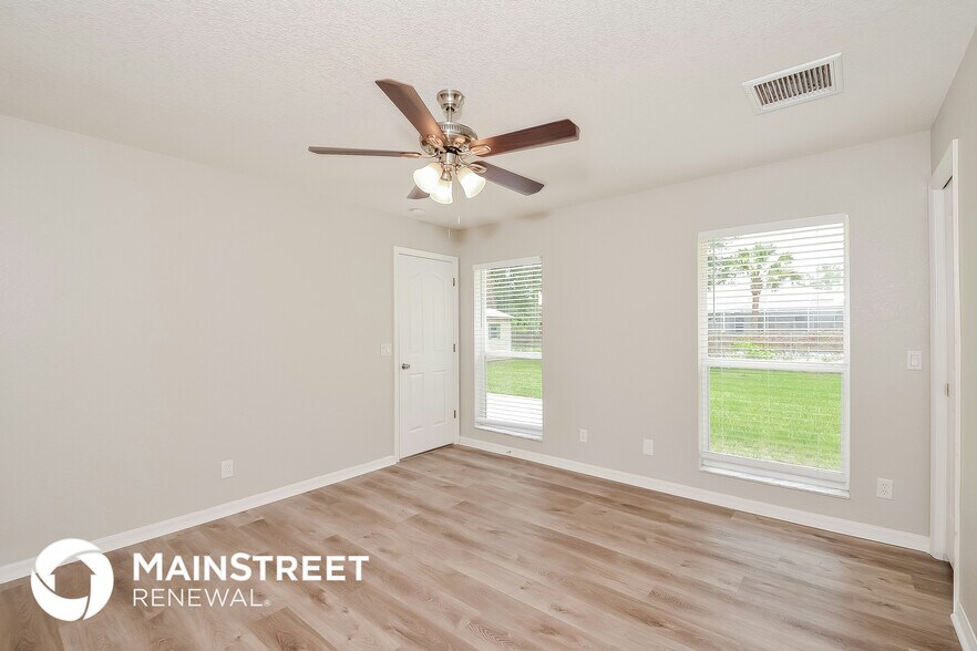 Building Photo - 3858 N Chamberlain Blvd