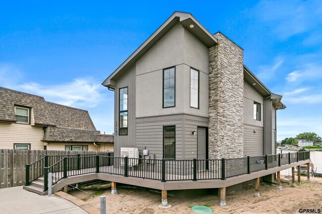 Building Photo - 17107 Rainbow Rd