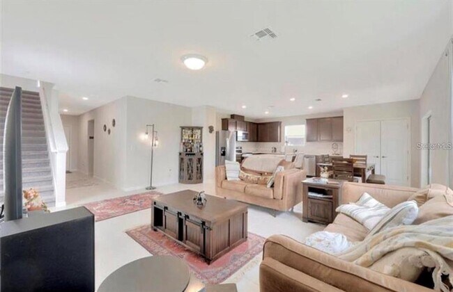 Building Photo - 9079 Royal River Cir