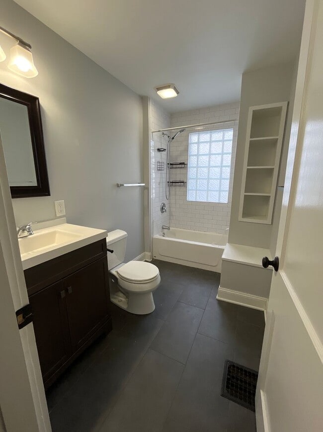 Building Photo - 268-270 Olentangy Street