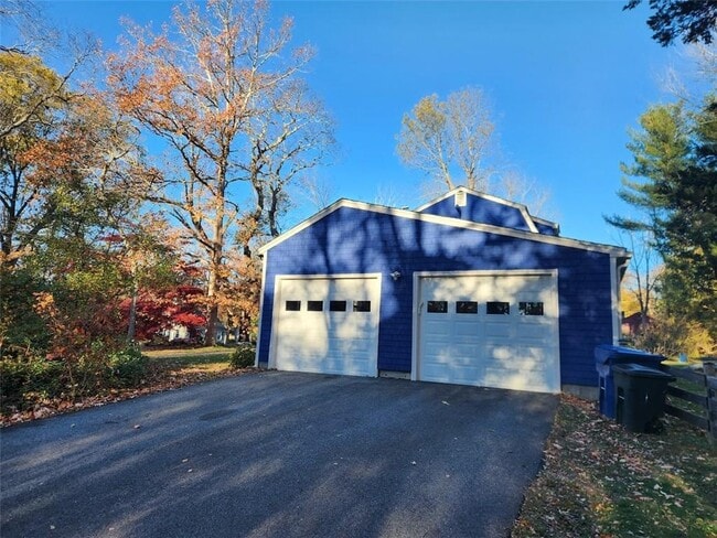 Building Photo - 275 Pierce Rd