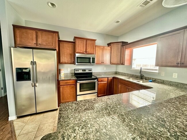 Building Photo - 240 Water Oaks Loop