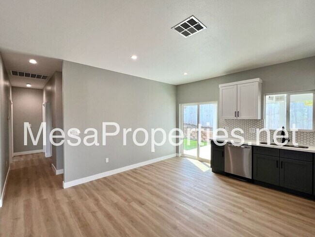 Building Photo - 10152 Cook Ave