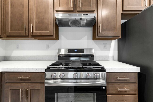 Building Photo - BRAND NEW HOME IN THE PLEASURE POINT AREA OF SANTA CRUZ. $3,750 Per Month