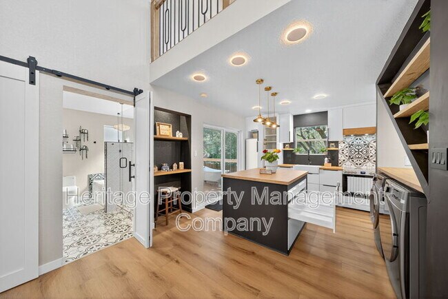 Building Photo - 9115 Timber Ranch