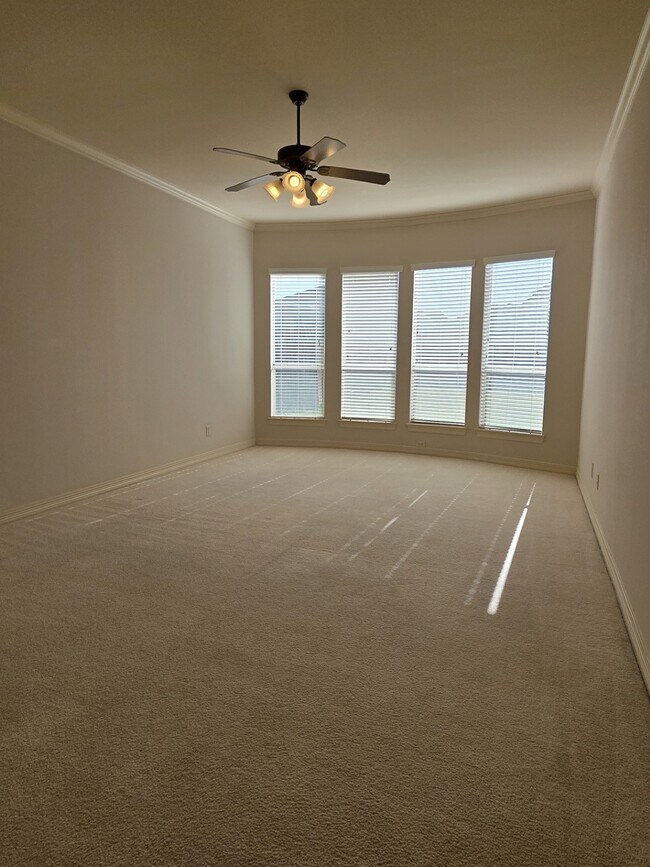 Building Photo - 7006 Paxton Ct