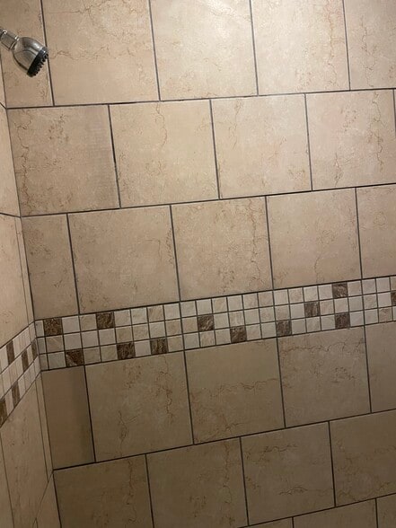 Building Photo - 6027 W Giddings St