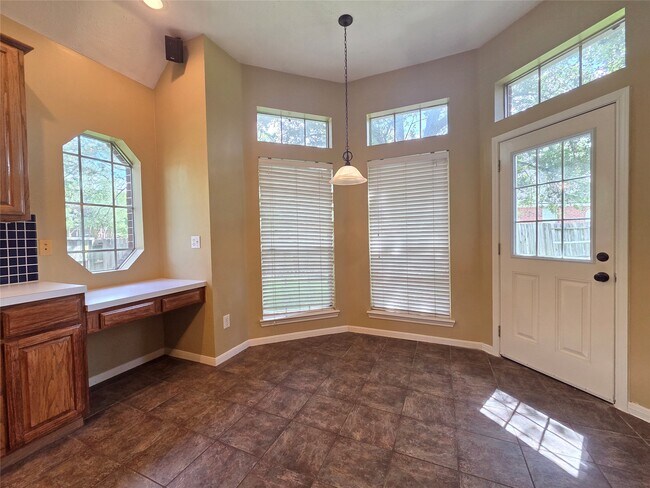 Building Photo - 6903 Springcrest Ct