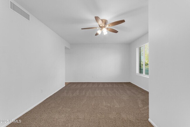 Building Photo - 517 E Hermosa Dr