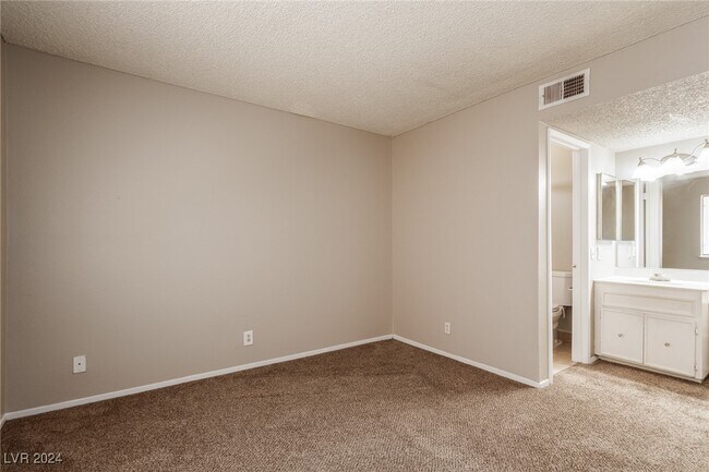 Building Photo - 3701 Snorkel Cir