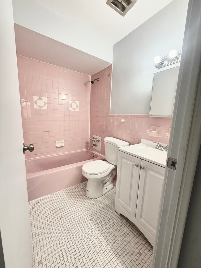 Building Photo - 2969 Four Towers Dr