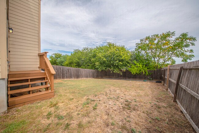 Building Photo - 7202 Colina Way