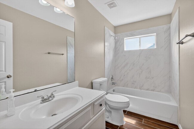 Building Photo - 3215 Sapphire Star Dr