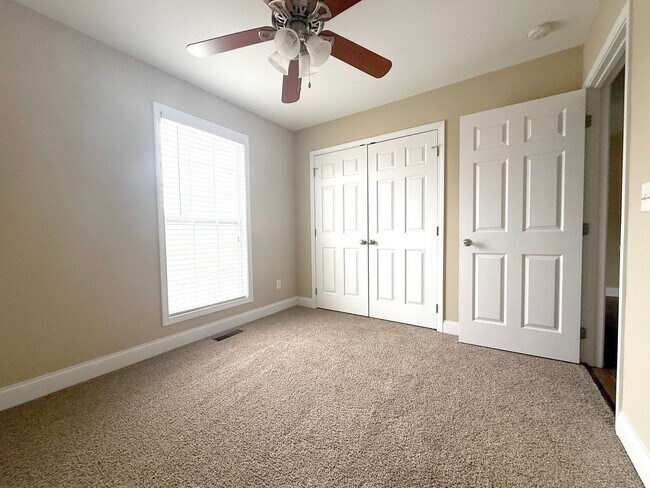 Building Photo - 3-Bedroom Home with Garage in The Reserve