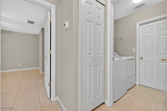 Building Photo - 408 NW 17th Ave