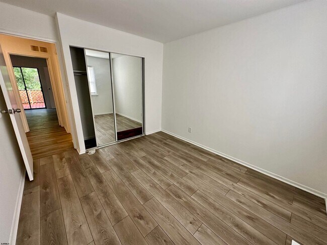 Building Photo - 6086 Hoover Dr