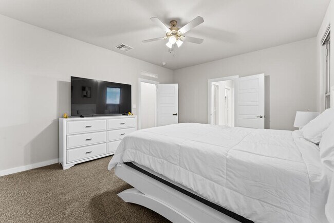 Building Photo - 2129 Trailhead Dr