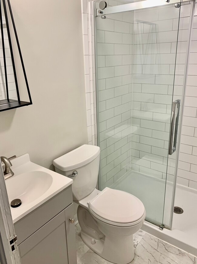 Building Photo - 179 Park Ave