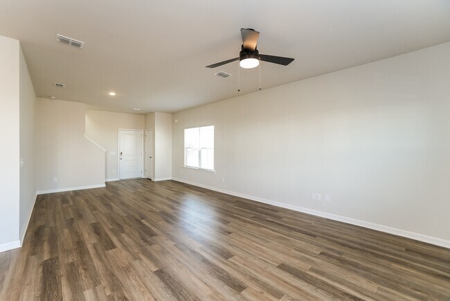 Building Photo - Beautiful 4-Bedroom in Cane Bay