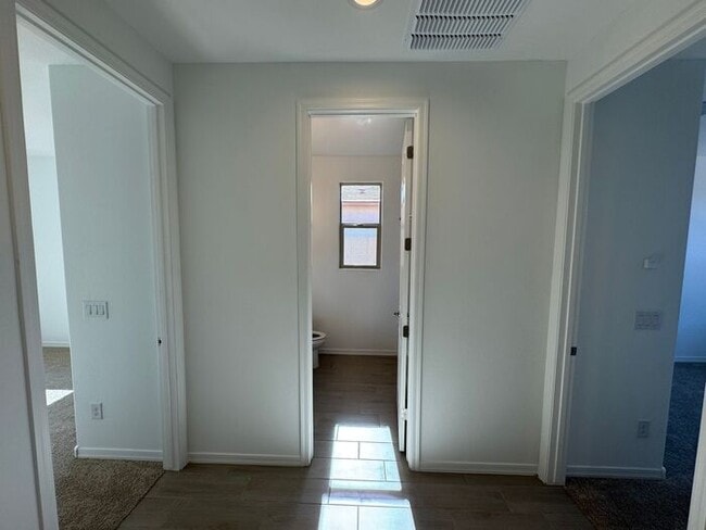 Building Photo - NEW 5 Bedroom 3 bathroom home in Surprise!