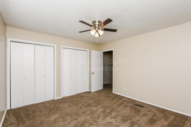 Building Photo - 5915 Shadydell Dr