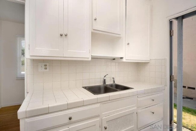 Building Photo - 4515 Wilson Ave