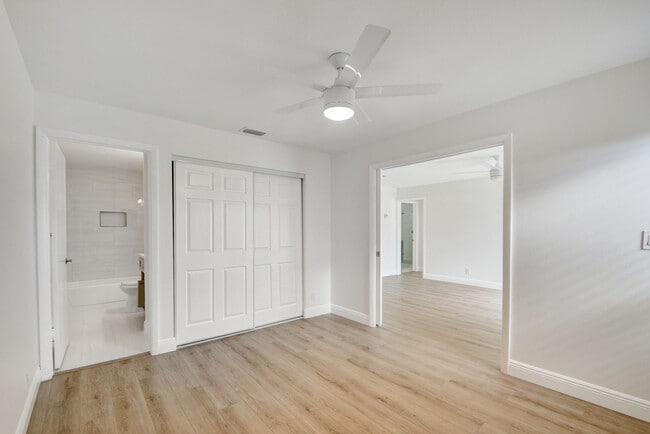 Building Photo - 614 Executive Center Dr
