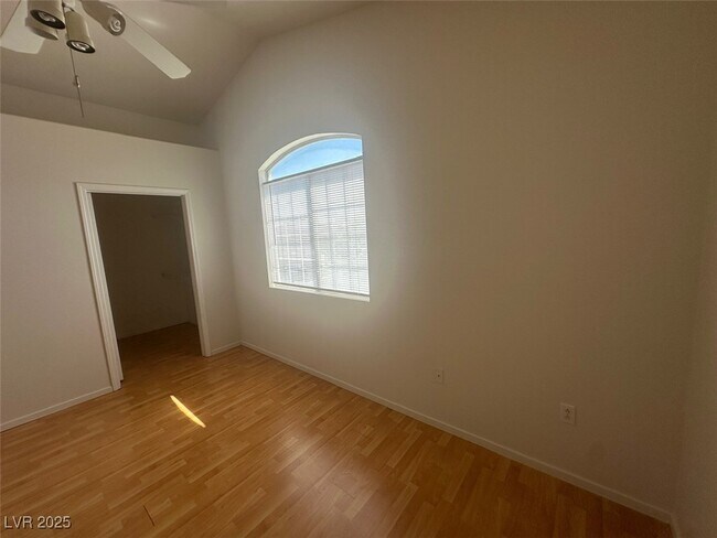 Building Photo - 75 N Valle Verde Dr