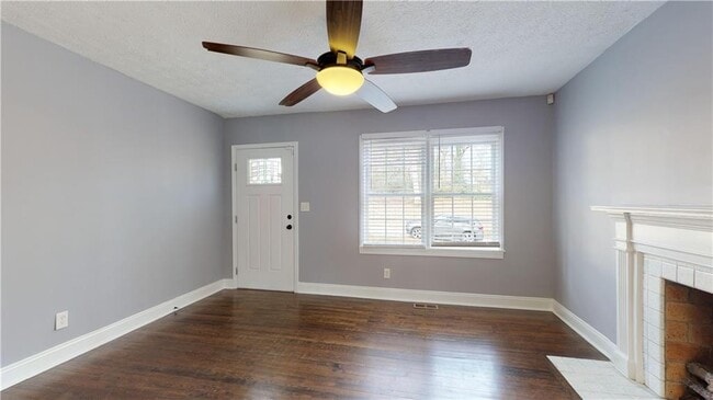 Building Photo - 2599 Eastwood Dr