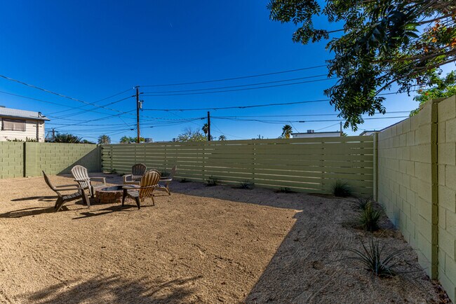 Building Photo - Modern 3-Bed, 2-Bath Home in Downtown Phoenix with Private Yard & Fire Pit