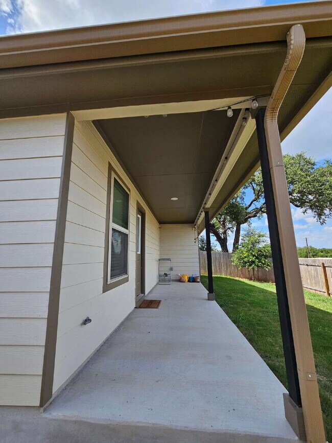 Building Photo - Gorgeous First Time Rental, 4 bed, 3 full bath with flex room which could be used as a 5th bedroo...