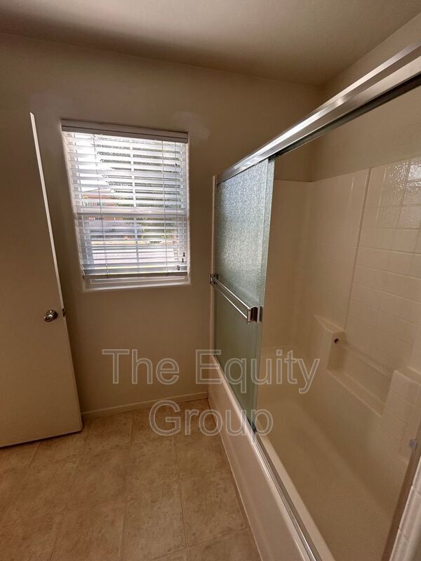 Building Photo - 1786 Paseo Del Lago