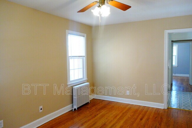 Building Photo - 8401 Greenwood Ave
