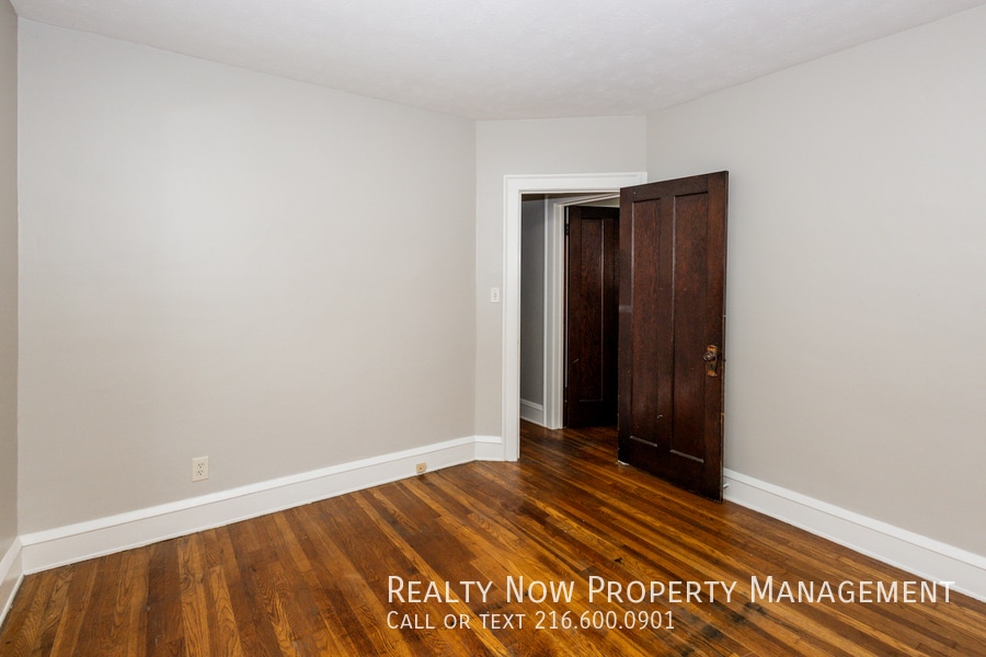 Building Photo - 3765 W 134th St