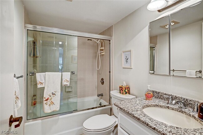 Building Photo - 4821 S Landings Dr