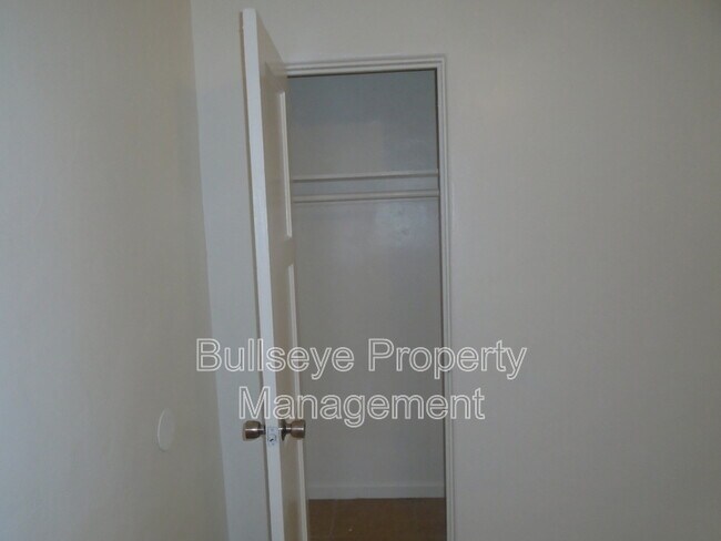 Building Photo - 303 W Highland Ave