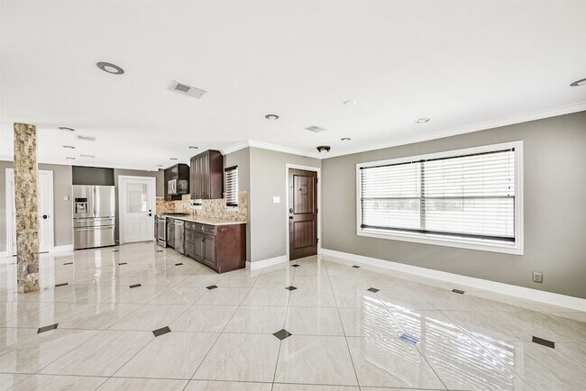 Building Photo - 6833 Concho St