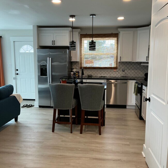 Building Photo - 915 Shearor St