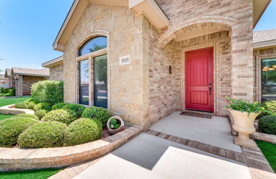 Building Photo - 5505 San Clemente Dr
