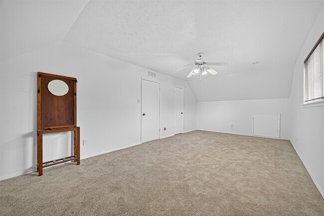 Building Photo - 21422 Park Willow Dr