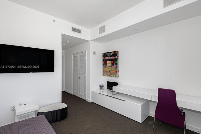 Building Photo - 6101 Aqua Ave