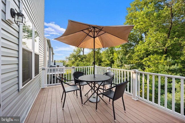 Building Photo - 1738 Beacon Ln