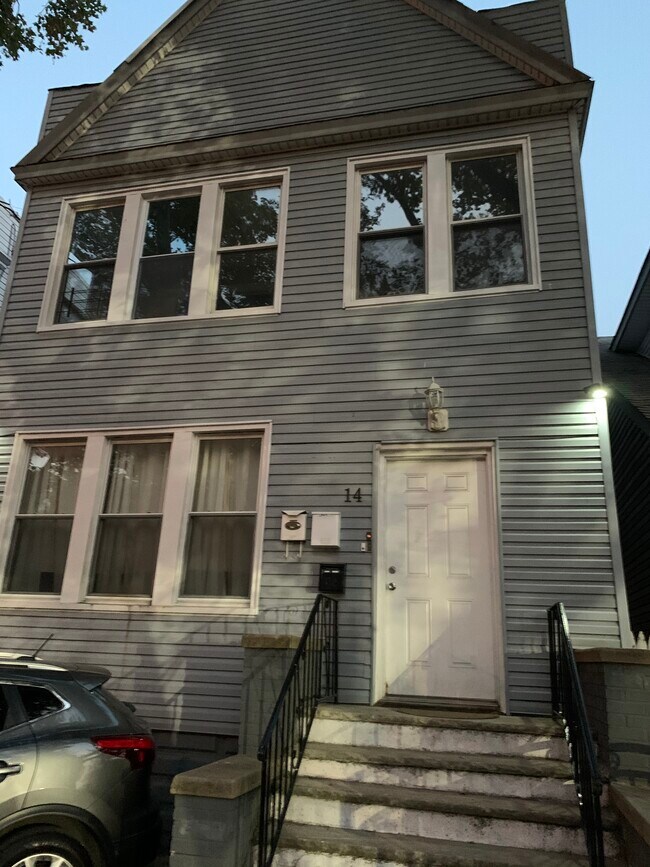 Building Photo - 14 Nunda Ave
