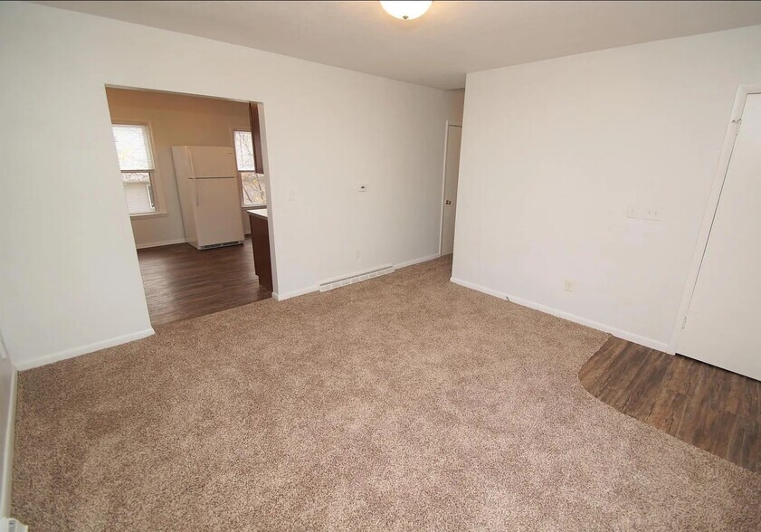 Building Photo - 18 Riverview Ln