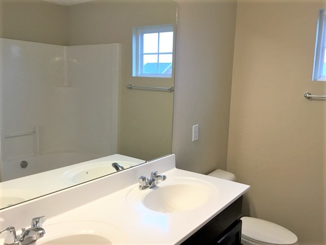Building Photo - 1300 Wagy Sq