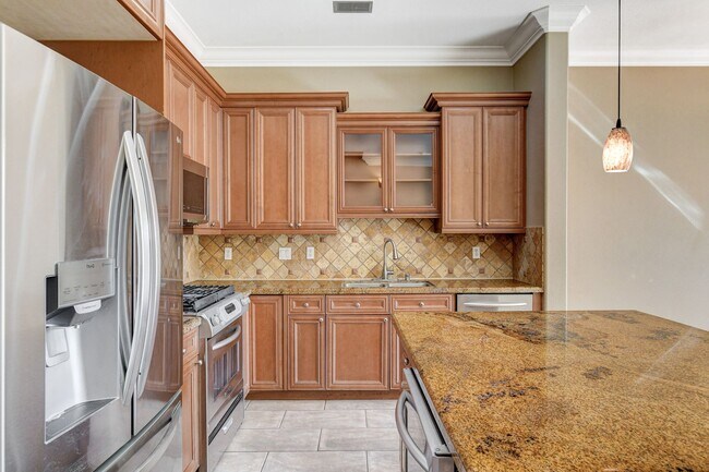 Building Photo - Luxury Resort Style Condo in Lake Las Vegas